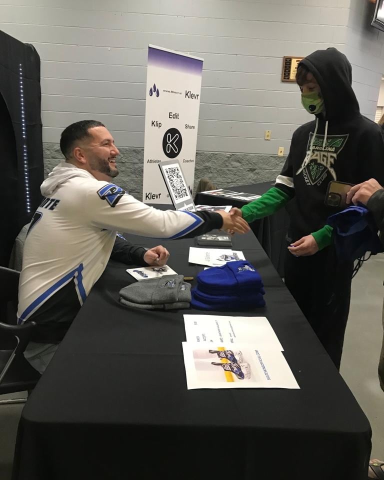 dbtrashers's tweet photo. What an unreal night and first class event at #ccmchicagoworldinvite Opening Gala - Huge thank you to Kevin and the whole @200x85 team for having AJ Galante as a guest - the support and love for the Trashers was absolutely amazing ! 🏴🏴🏴 https://t.co/JwisThigQE
