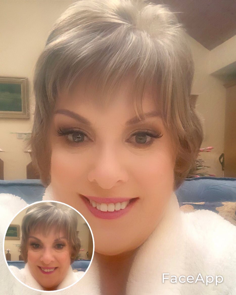 patriciascanl18's tweet image. Last day of feeling like a film star! Got the makeup done for today’s filming and I’m having such fun with the filter thingy! #NotRealLife 😜