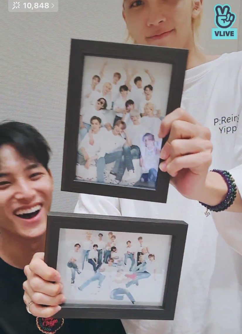 dearmyfebD's tweet photo. 사비로 6주년 기념사진 액자제작해서 방에 둔 정하니.. https://t.co/uj2LVyJvGf