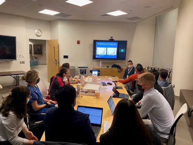 rredett's tweet photo. Led by Drs. @cd_lopez_ and Robin Yang, our multi-institutional pediatric plastic surgery research group has students, and research fellows from @HopkinsMedicine, @UMMC and virtual attendance from @BrownUniversity, @AllChildrens and @nyulangone. https://t.co/1RgE44xm48