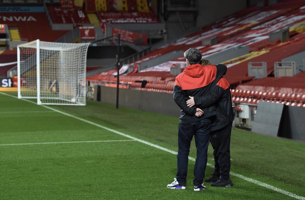 TheFlorrie's tweet image. It is a year to the day that our number 1 volunteer Lee Swan aka The King Of The Dingle got his surprise off Sadio Mane with @LFC and @NIVEAMENUK a truly beautiful moment. youtu.be/4zu7tPh6Png please share. Is right Lee you wonderful person!!!