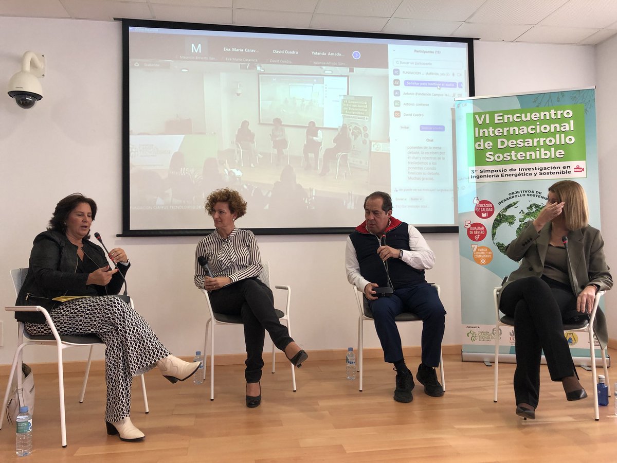 “el camino del liderazgo es un camino de autoconocimiento” aportación Mar Perrote <a href="/Cepsa_ES/">María Hernández</a> en la mesa debate  sobre #ODS5 VIEncuentroInternacional #DesarrolloSostenible <a href="/FCTAlgeciras/">Fundación Campus Tecnológico de Algeciras</a>