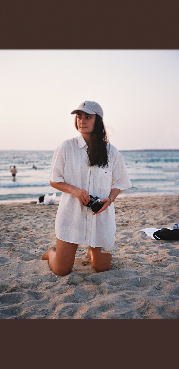 the_real_leoooo's tweet photo. @EliseHeb1 Bon c'est pas parfait mais j'ai fair de mon mieux 😅 
P.S. T'es trop belle j'adore ton aesthetic <3 https://t.co/WHMWf9SuDO