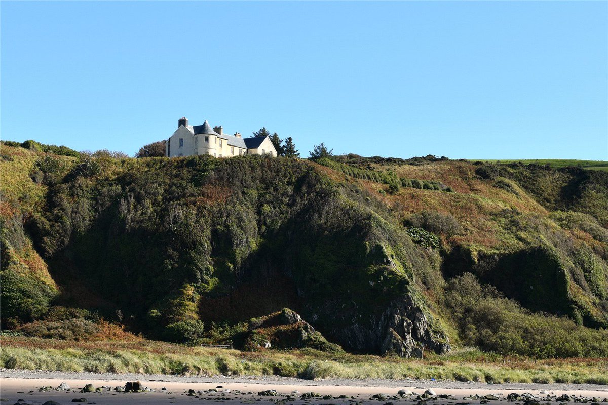Galbraith_Group's tweet photo. And to round off another edition of #PropertiesOfTheWeek we take a trip to the West Coast with the cliffside Edwardian mansion, 𝗛𝗼𝘂𝘀𝗲 𝗢𝗳 𝗞𝗻𝗼𝗰𝗸😲
https://t.co/n5DfcH6EkI
#Galbraith | @Galbraith_CD https://t.co/zlfxJ9MZqF