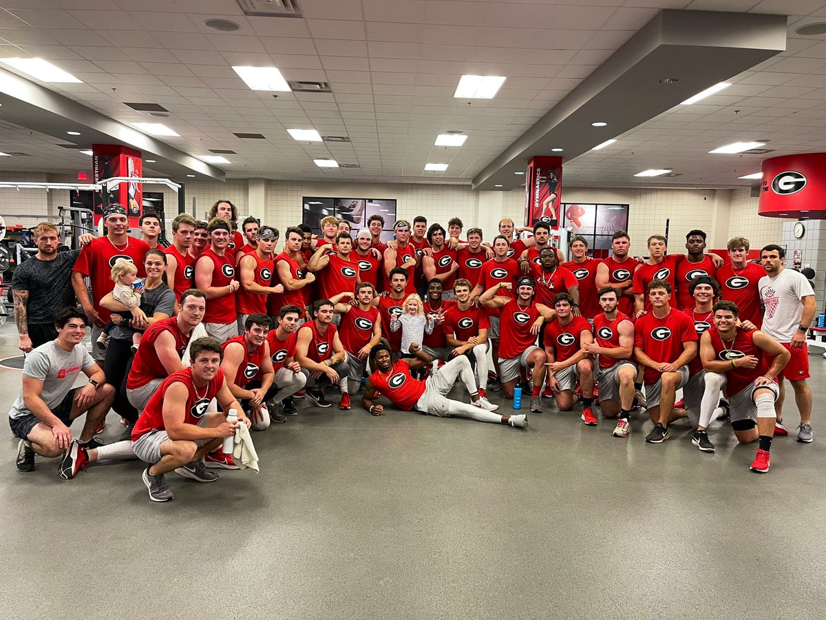 UGAbaseballS_C's tweet photo. Tons of EnerGy this morninG! @BaseballUGA #RunItBack https://t.co/9MOMmoQWlp