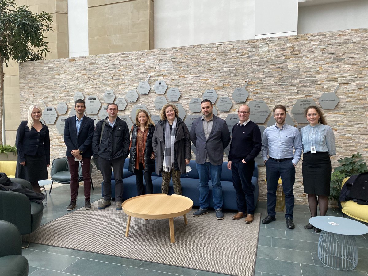 hgermanstrias's tweet photo. ⏩ Professionals de l’#hgermanstrias visiten els espais d’innovació de @LeedsHospitals en el marc del Healthcare Entrepreneur Exchange Programme #HEEB

🔝 Conèixer @AlderleyPark @BW_SciTech és dins el projecte impulsa la creació de productes i tecnologies innovadores a l'hospital https://t.co/jGTSsNEy97