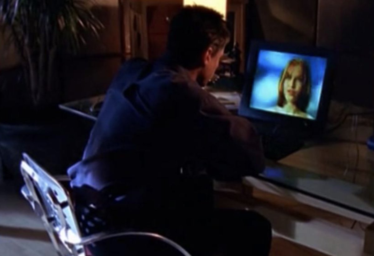 <a href="/ShortAndSpooky/">Short and Spooky Podcast</a> podcast is coming in hot with Naughty November. All month we're talking sexy-themed episodes. This week we break down an episode of The Hunger called "Approaching Desdemona" about a digital succubus. It's... weird. Check it out!

anchor.fm/shortandspooky…