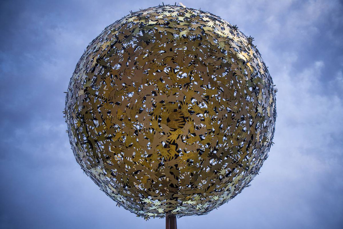 agencia_sinc's tweet photo. En la comarca de Ciudad Rodrigo (Salamanca) han creado una réplica a escala de nuestro sistema solar. Se acaba de completar con Júpiter y Saturno, de entre 40 y 50 cm, colocados a varios kilómetros de distancia de un Sol de casi 5 metros.
https://t.co/lpgLwh10XO https://t.co/fNXHbe2knz