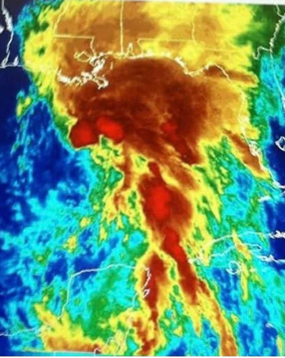 beyoncerelated's tweet photo. Remember when tropical storm copied Beyoncé https://t.co/dcuqHT5vFY