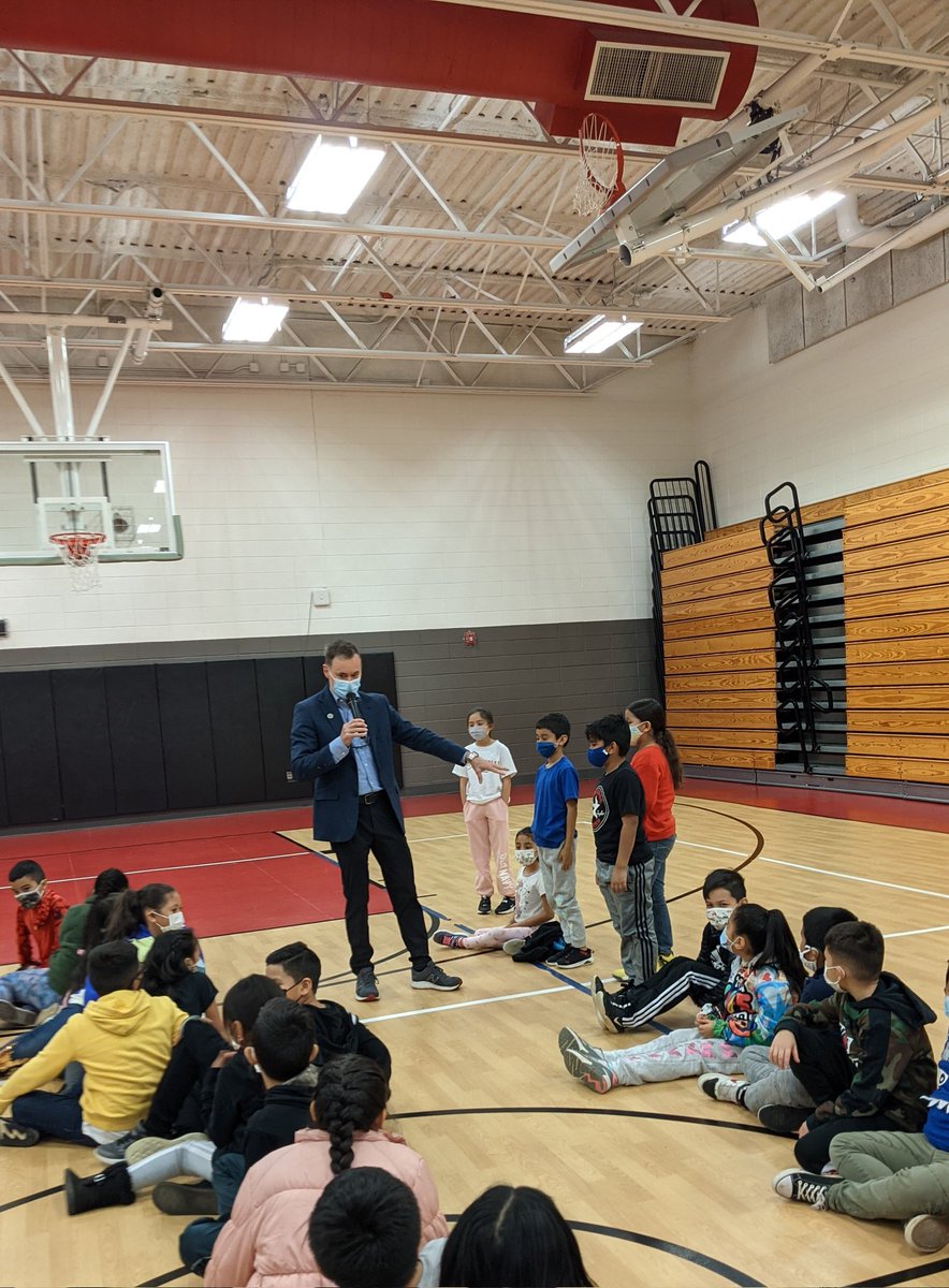 Meyer113's tweet photo. My 3rd graders were so excited to hear from author, W. Bruce Cameron this morning! They had 1 million questions for him. @wbrucecameron @KYHumanities #FCPSLibrariesLead https://t.co/FXNb4ETyhX