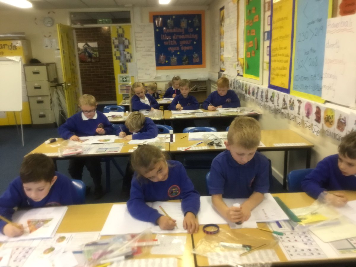 Hadrian_Park's tweet photo. We have really enjoyed learning about food groups in Science today in 3A. We have explored why the food groups are so important to us. #HPPS3AMajesticMeerkats #HPPSScience https://t.co/nhL3moI1BG