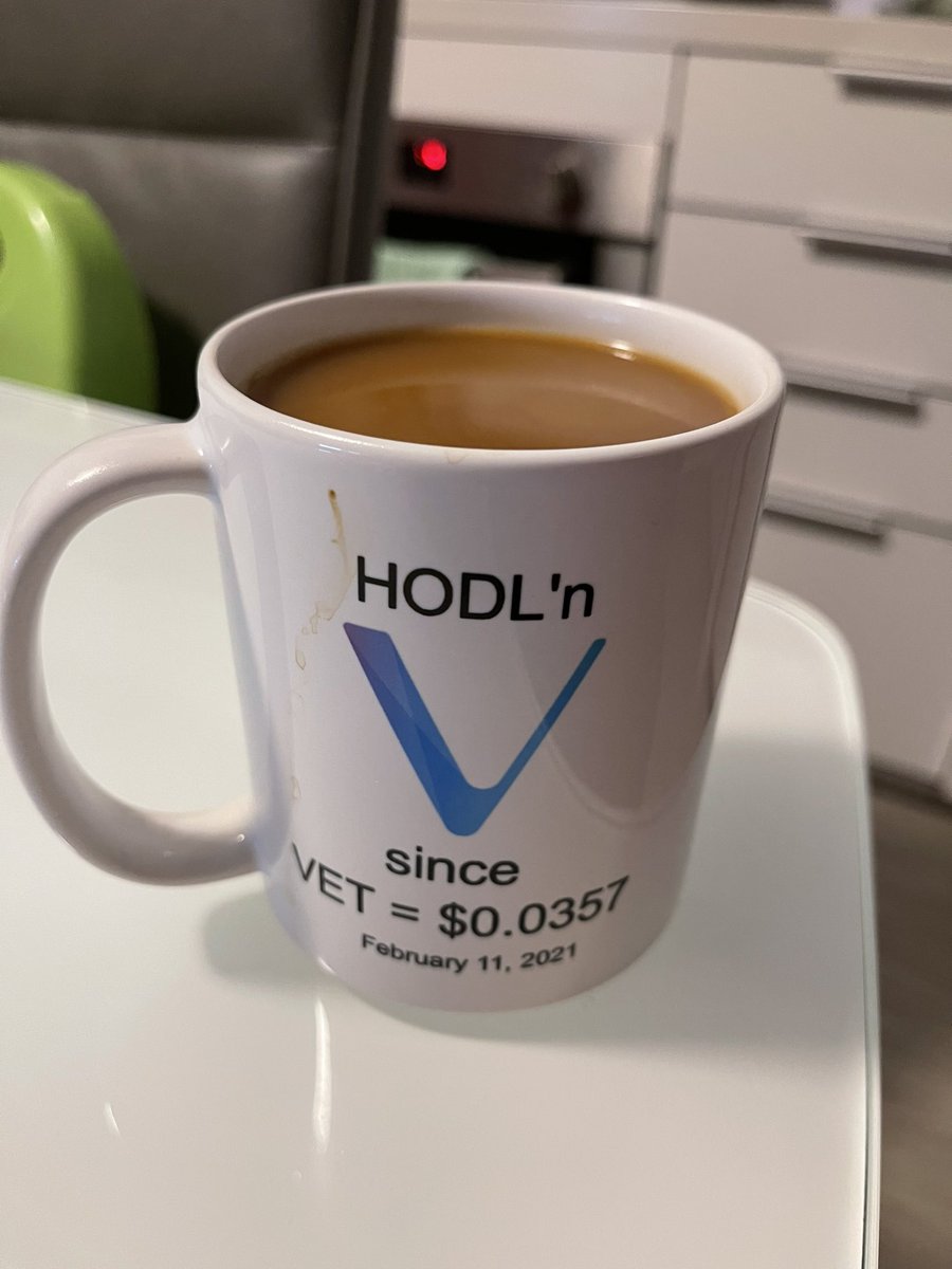 dlo218's tweet photo. Good morning everyone! Waking up to my coffee with my #vechain #nft #realitems mug :)  got this last February! https://t.co/7rbpKnRC75