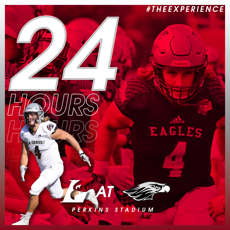 UWLEagleFB's tweet photo. Ready up 🦅

#TheExperience #d3fb https://t.co/Cs1vYYvYf1