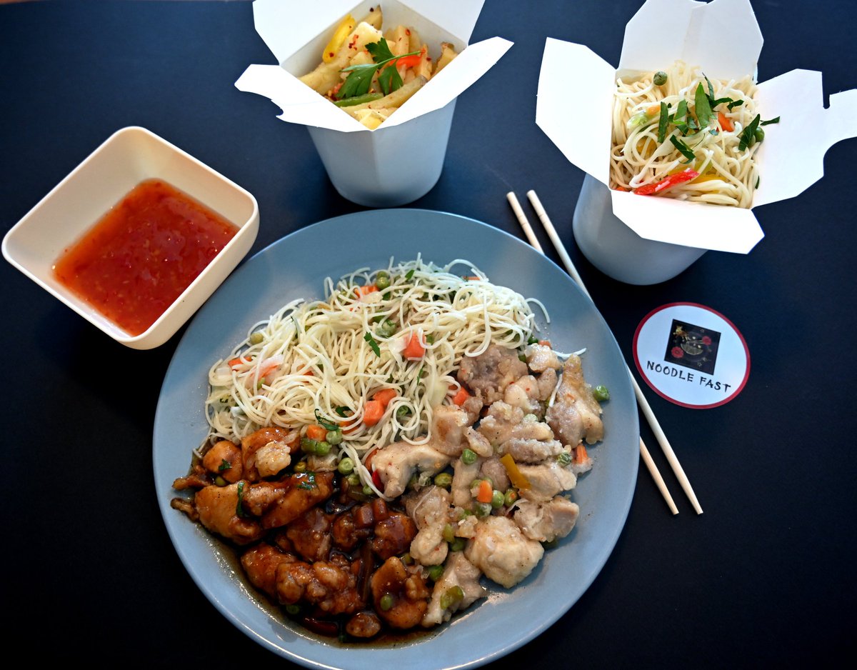 🥢Savurează gustul rețetelor din bucătăria asiatică Noodle Fast !🍜

🚴Livrări la domiciliu sau la birou!
0758205128🈲☎️Glovo🚴 Takeway🚴
Adresa: Al. O Teodoreanu, Nr 49.

#noodles #noodleslover #foodlover #foodie #foodphotography #asianfoodporn #asianfood  #iasi