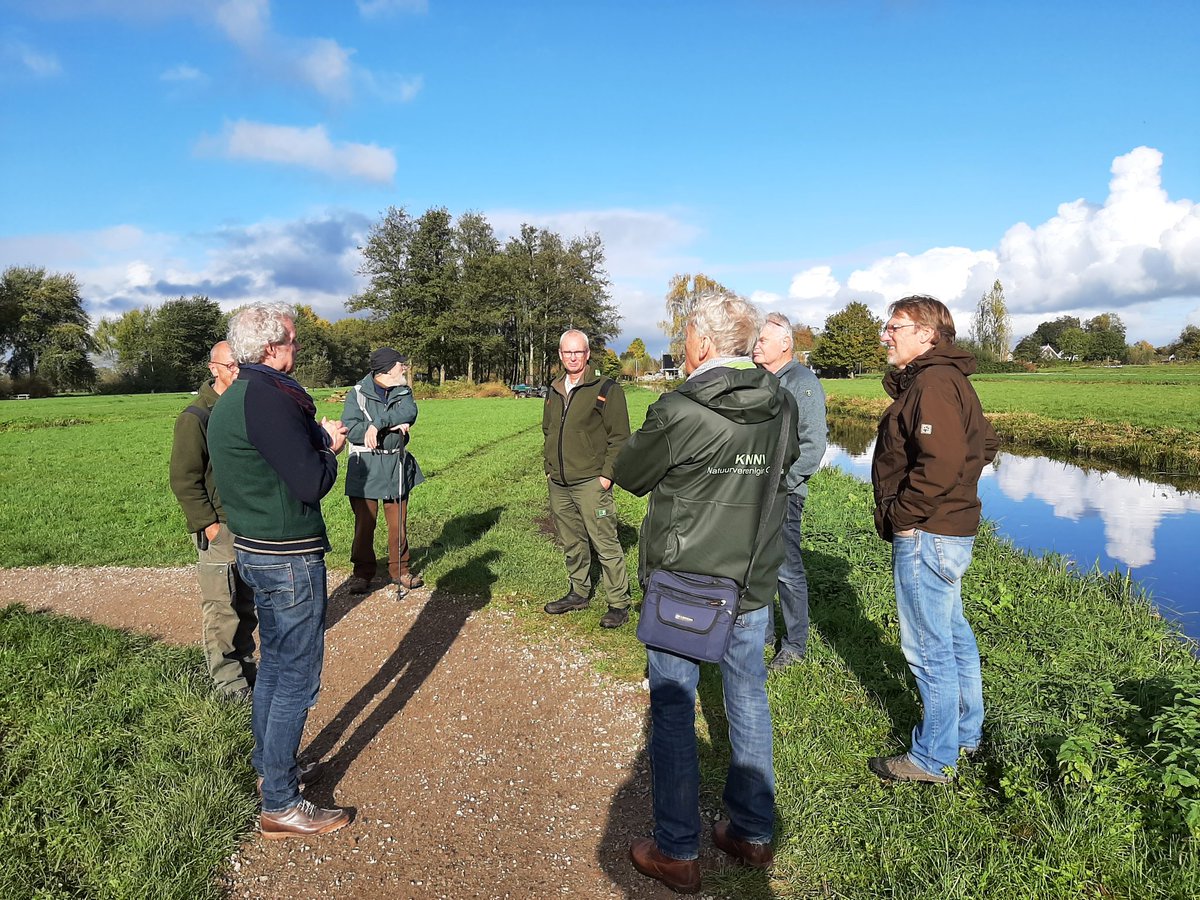 Ecolooggouda's tweet photo. Vanmorgen een vruchtbare en informatieve ochtend met specialisten en groene verenigingen om te komen naar natuurdoelen en meer biodiversiteit in het #goudsehout. @GemeenteGouda @ThierryVanVugt @WachterBos @GoudaKnnv @AchterwillensWT https://t.co/HOtnpNeSyN