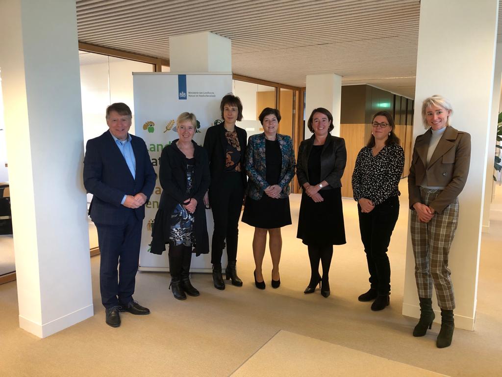 Met <a href="/vrouwenbedrijf/">LTONVrouw&Bedrijf</a> en <a href="/SjaakVanDerTak/">Sjaak van der Tak</a> aan slag in 
Den Haag💪🏼
Bij <a href="/minlnv/">Minlvvn</a> in gesprek met DG Marije Beens. Projecten #agrarischfamiliebedrijf besproken.
Goede fiscale regelingen.
Positie vakvrouwen versterken. Goed voor hele sector!
Strategisch plan #GLB keep going
<a href="/LTONederland/">LTO Nederland</a>