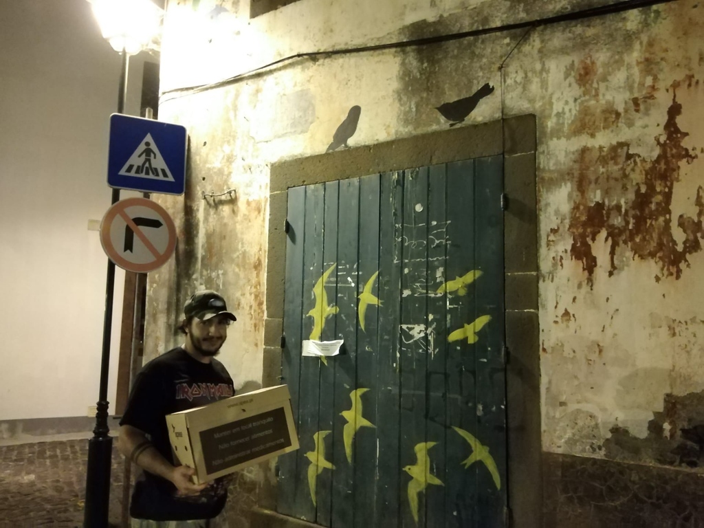 spea_birdlife's tweet photo. Por estes dias e noites, nos Açores e na Madeira estamos em força a salvar aves marinhas encandeadas.
Obrigada aos muitos voluntários e aos municípios que apagaram a iluminação pública nesta altura crítica.
#fieldworkfriday
#SOSCagarro #SalveUmaAveMarinha
#LuMinAves #EELabs https://t.co/KRXWlcpHLy