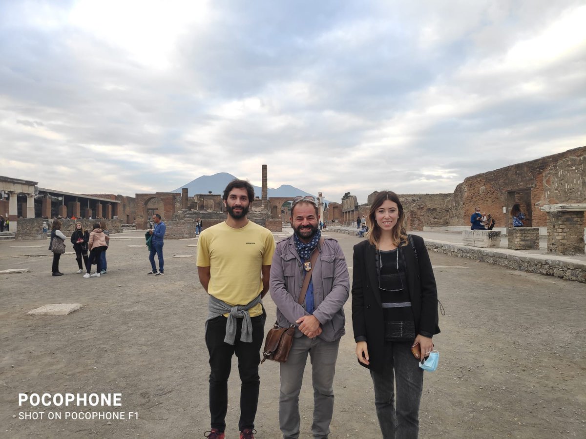 toursharing's tweet photo. Lo scatto immortala alcuni avventurieri che hanno partecipato al tour organizzato da #guidotoursharing agli #scavidipompei sabato 30 ottobre 2021.
Se anche tu vuoi partecipare all'esperienza 
https://t.co/NclF9XZXF5
👉https://t.co/udZMNs59GQ o scrivi a info@iloveguido.it https://t.co/pllEEin5rH