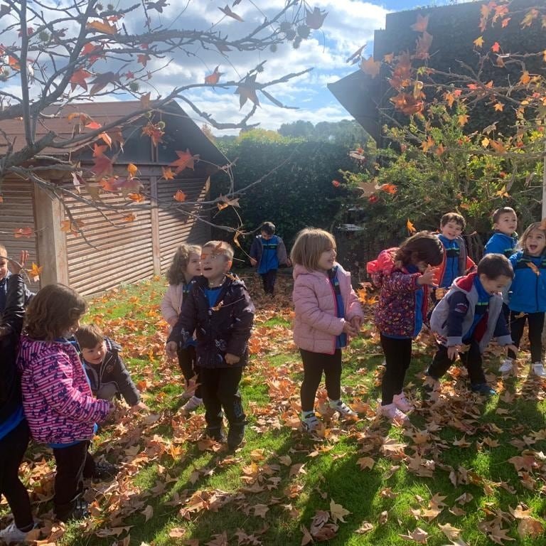 FEDACerdanyola's tweet photo. I3 van gaudir d’un dia ben bonic a Can Ribes, passejant pel bosc i fent diferents activitats per conèixer de més aprop la tardor. Aquí teniu un tastet! @fedacerdanyola @escolesfedac #avuixdemà2024 #passióxeducar #somlatevaescola #treballxprojectes https://t.co/xkxEPSnryT