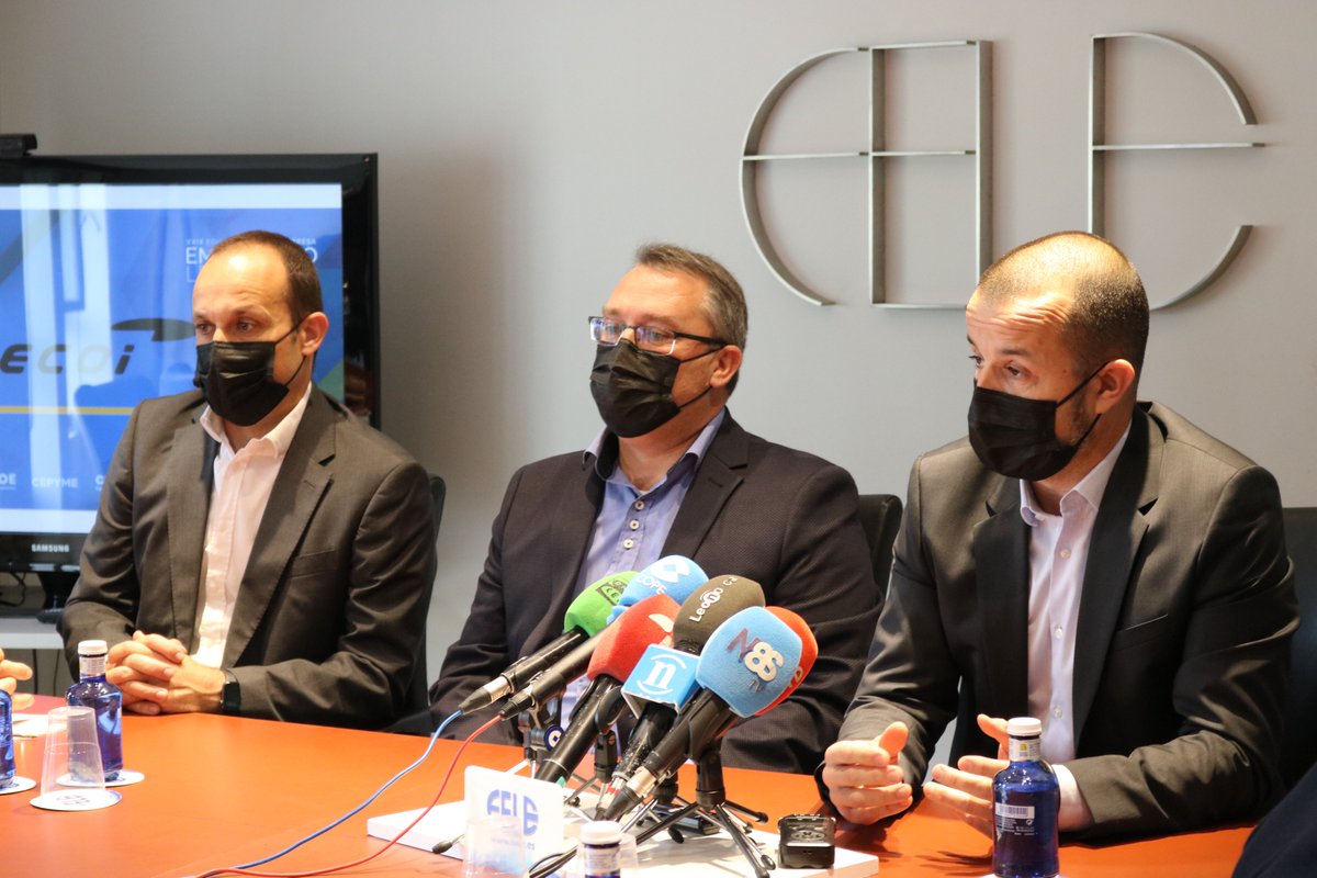 feleleon's tweet photo. 📍 Esta mañana hemos presentado a nuestros Empresarios del Año FELE 2021 Jorge Luis Rodríguez, Óscar Fidel Rodríguez y José Luis Mallo, directivos de @TecoiOfficial   🏆 Un reconocimiento a la innovación y apuesta por el mundo rural 

+ info ➡ https://t.co/GbnypfnUb4 

#leonesp https://t.co/JOaJu4a35g