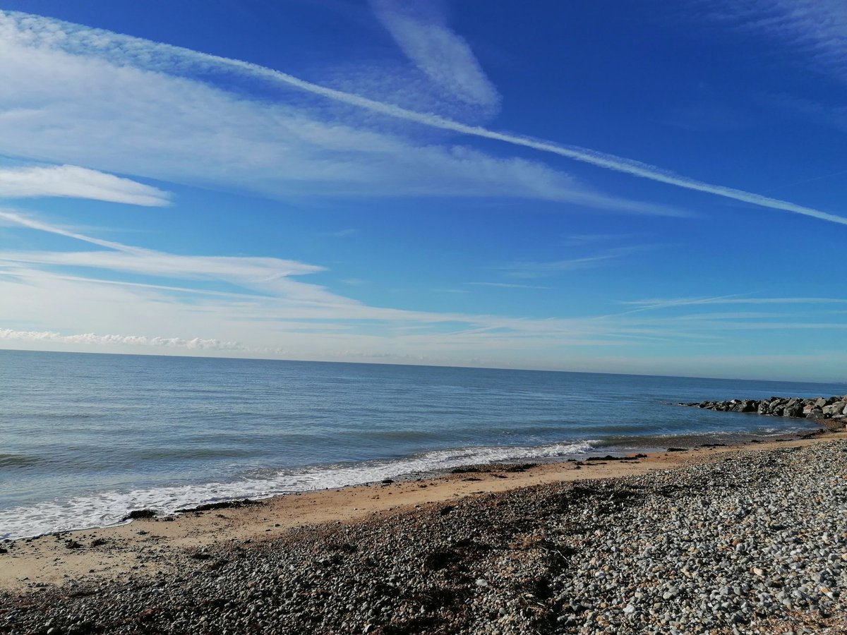 twofishnocat's tweet photo. From a walk around #Rustington including the beach https://t.co/lHYMK16DaN
