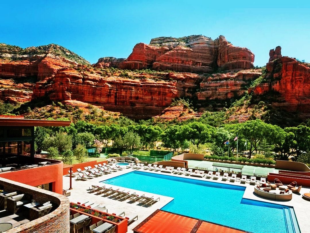 TrayAway's tweet photo. https://t.co/4BW0rPrFHp is excited to be supporting Enchantment Resort for success with contactless tray tracking &amp; retrieval!  The dramatic red rocks of Sedona’s Boynton Canyon set the tone for an experience beyond compare! 
#hotels #travel #hoteltech #roomservice https://t.co/YRFkp3fRzK