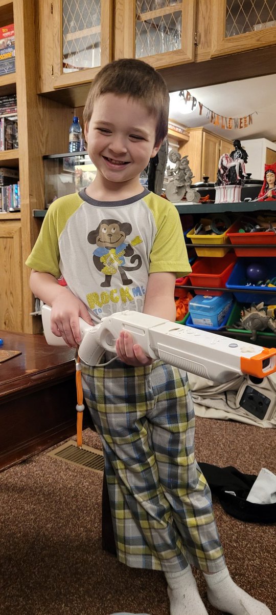 StressW's tweet photo. My son is on a whole new level of #SniperMonkey @RayNarvaezJr @ChilledChaos @AplatypussTV @JeremyNDooley https://t.co/5BvTZMYULN