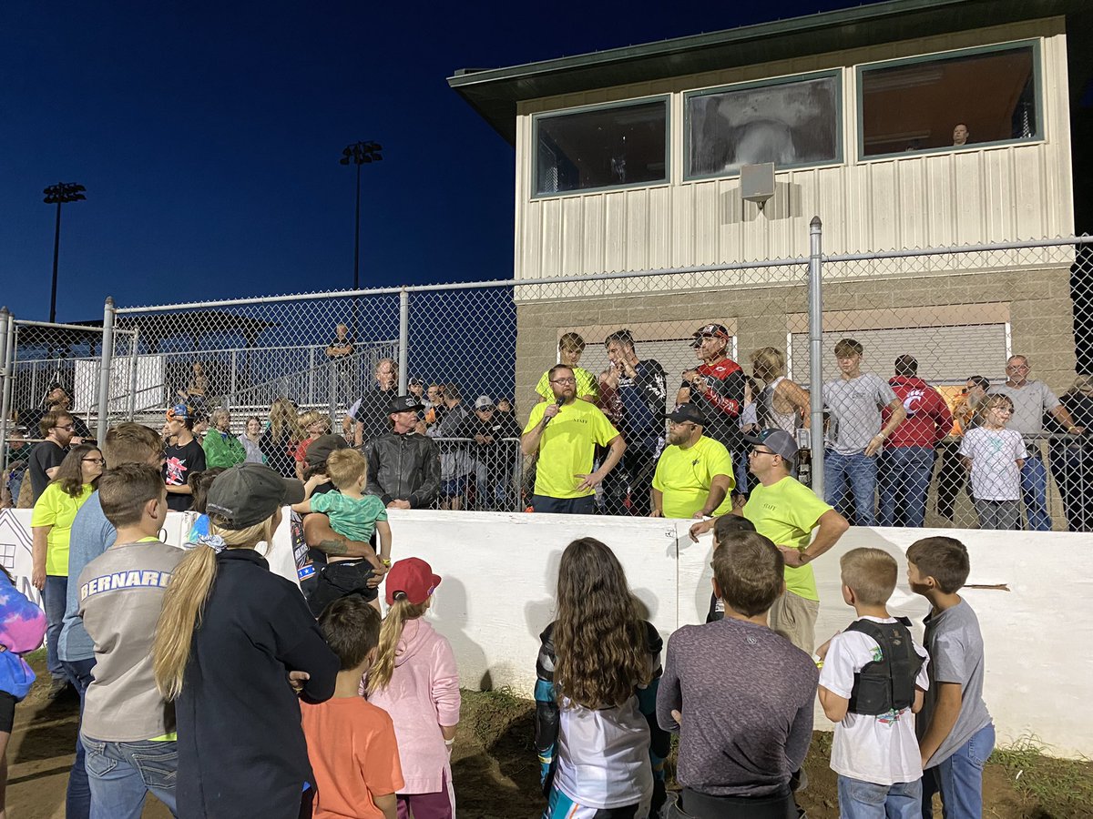 BruceDemske's tweet photo. It’s race day!
Come join us for the last race of the season at Lawrenceburg Motorcycle Speedway tonight and help us wrap up a fantastic race season.
#SupportYourLocalFlatTrack https://t.co/hQknimJs0g