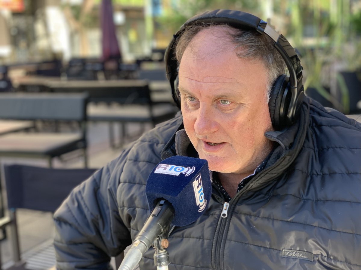 #Ahora 
☕️ ¡Desde el Café Muñoz! 
🎙 Comenzamos un nuevo programa de #Posturas.
🗣 Con la conducción de <a href="/jorgerubionoti/">Jorge Rubio</a>, hasta las 12. 
📻 92.3
📱Whatsapp al 291 5386 923. 
📍 radio10bahia.com.ar