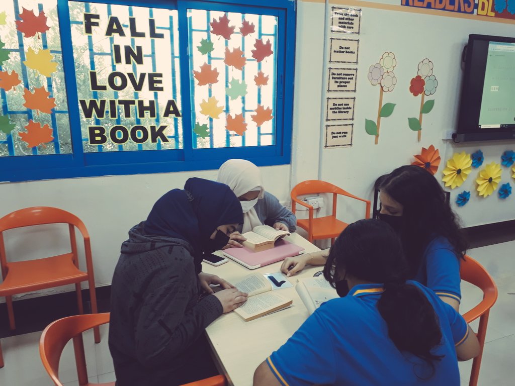 JoyTaghreed's tweet photo. Students started the reading time... https://t.co/SteIssDtJV