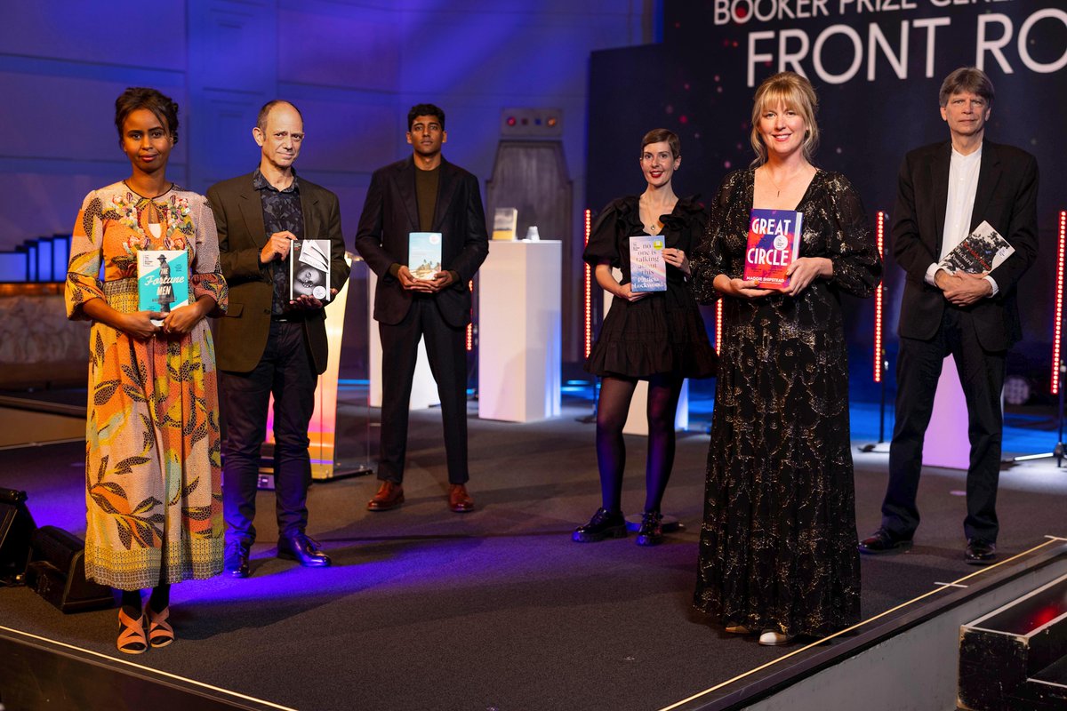 TheBookerPrizes's tweet photo. Thanks to everyone who joined us for the #2021BookerPrize winner ceremony, and to our six shortlisted authors, host @SamiraAhmedUK, and special guests: chair of judges Maya Jasanoff, 1991 winner @benokri, 2020 winner @Doug_D_Stuart and longstanding supporter @ClarenceHouse https://t.co/I6YTeX9fJZ