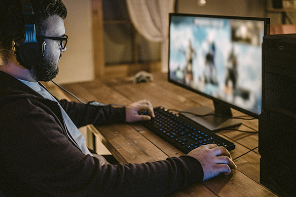 fritz_com_intl's tweet photo. Better #gaming 🎮

When you're in the middle of a #multiplayerbattle with your mates, there's nothing more frustrating than when your game begins to lag 😤

Discover how to reach the next level by reducing #latency and improve #ping 👇

https://t.co/aG1DZDEh7n #FRITZBox https://t.co/LKgdcqRwYv