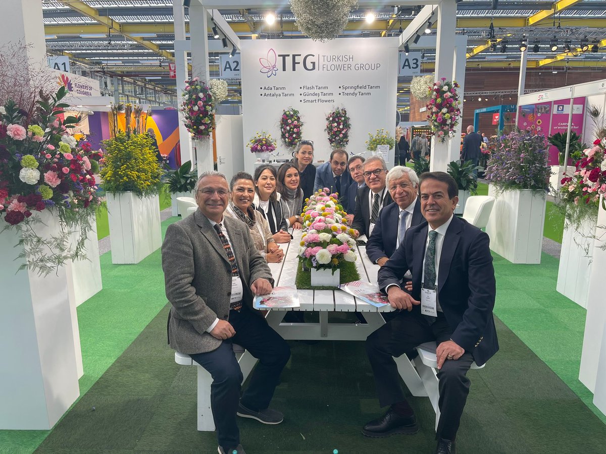 alicandir's tweet photo. Antalya’da yetiştirdiğimiz çiçeklerle “Turkish Flower Group” olarak dünyaya dokunuyoruz #turkishflower #flashflower #AntalyaÜretiyor https://t.co/BsMmC6zvGF