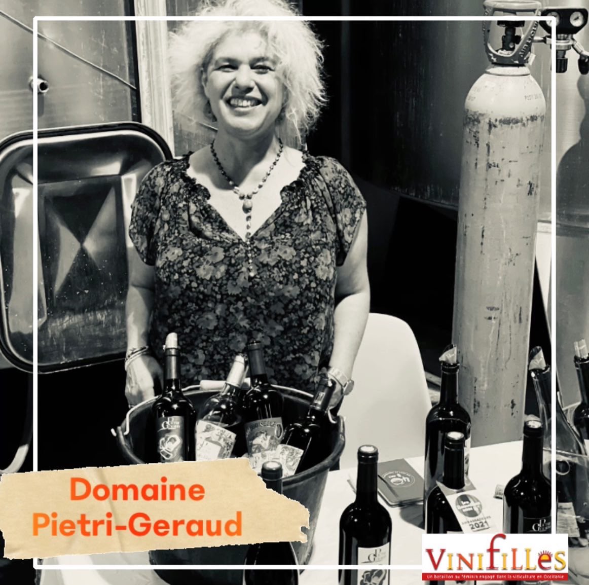 Vinifilles's tweet photo. « Nous, les Vinifilles » : Laetitia Pietri-Clara, vigneronne au #DomainePietriGéraud à Collioure (66)
«Un jour que j’étais triste, je me suis dit que voir les vignes de Laetitia me ferait du bien. Alors j’ai pris ma voiture et j’ai roulé.», nous a confié une amatrice de vins ⤵️ https://t.co/ubjCv6q4Um