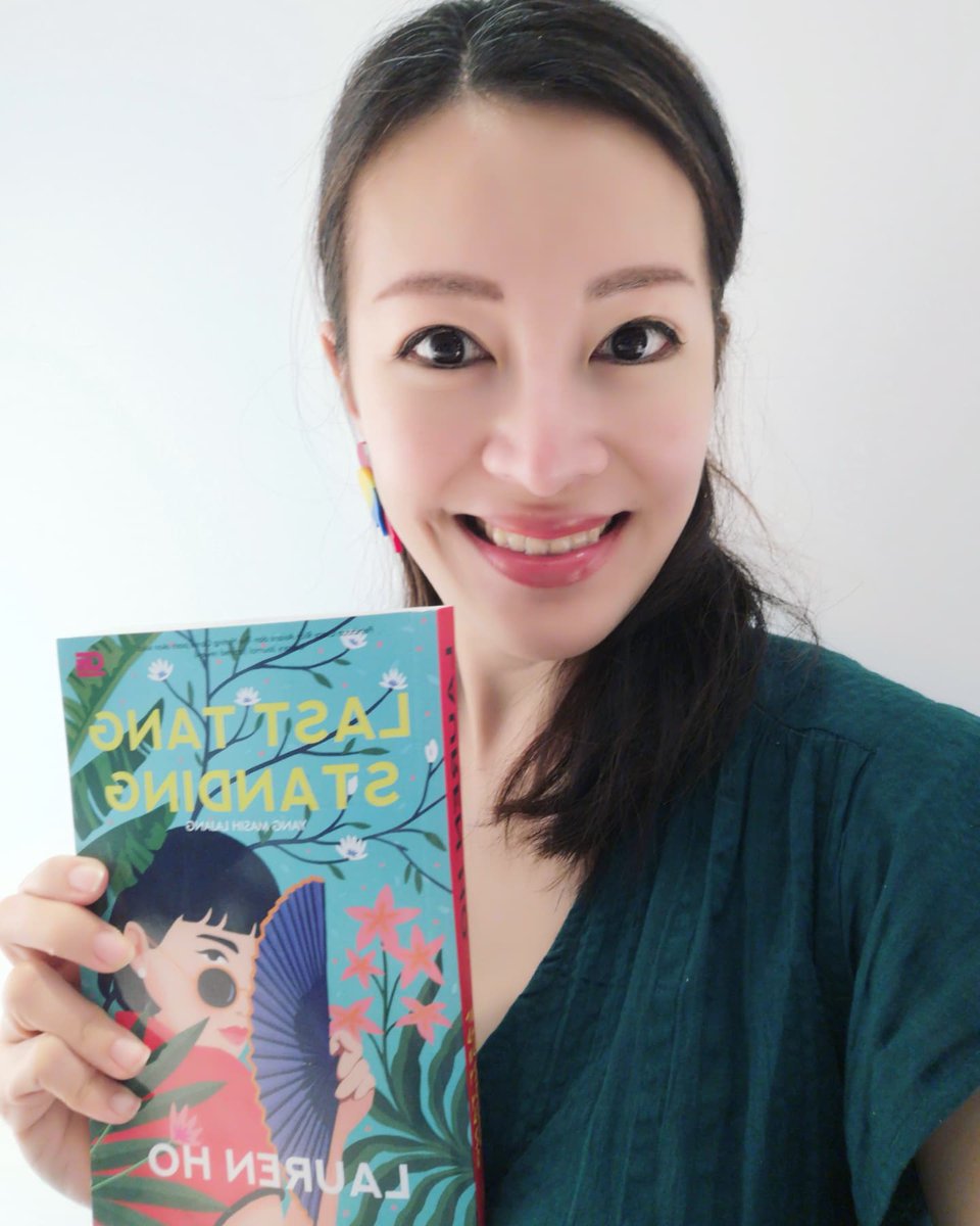hellolaurenho's tweet photo. Thank you team @gramedia and @martindima for the fab Indonesian edition of Last Tang Standing #LastTangStanding #coverreveal #YangMasihLajang https://t.co/hJVs7rRUxm