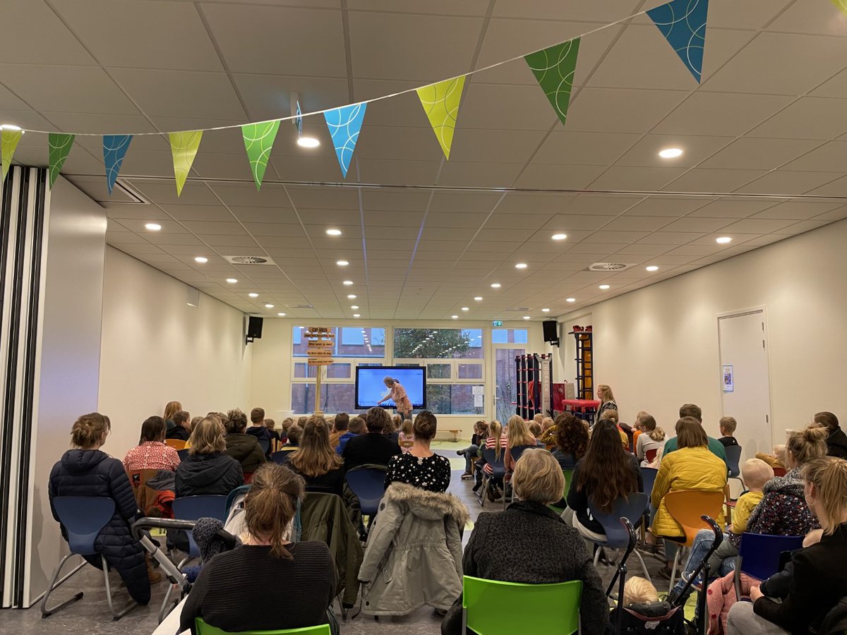 gbs_Klimop's tweet photo. Wat een mooie week hebben we gehad met elkaar! Maandopening, inzamelingsactie voedselbank, verkeersvoorstelling, dankdag, kinderdienst, Doedag Gomarus en een bezoek aan de boerderij! Genoeg om dankbaar voor te zijn🙏!

#dankbaar #dankdag #schoolontbijt #noorderbasis #gomarus https://t.co/0a8Tep3wgk