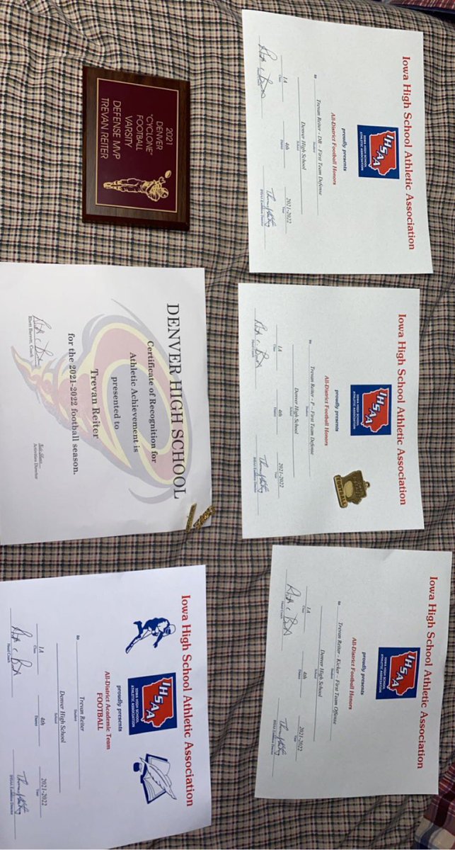 Reiter_Trevan's tweet photo. This year I earned all district academic team as well as first team all district DB, punter and kicker, I was also voted defensive mvp by my teammates! https://t.co/VAFo257EWE