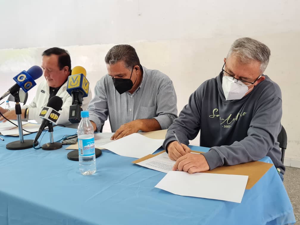 josyfernandez's tweet photo. Ha sido muy difícil gobernar con alcaldes oficialistas en los municipios que rodean a San Antonio, necesitamos retomar los espacios.

Ayer nos pusimos de acuerdo con @josemorales_ad y @RFJoseLuis, seguro estoy van a ocupar estas alcaldías, para llegar a alianzas que beneficien https://t.co/KiKSuM9V2P
