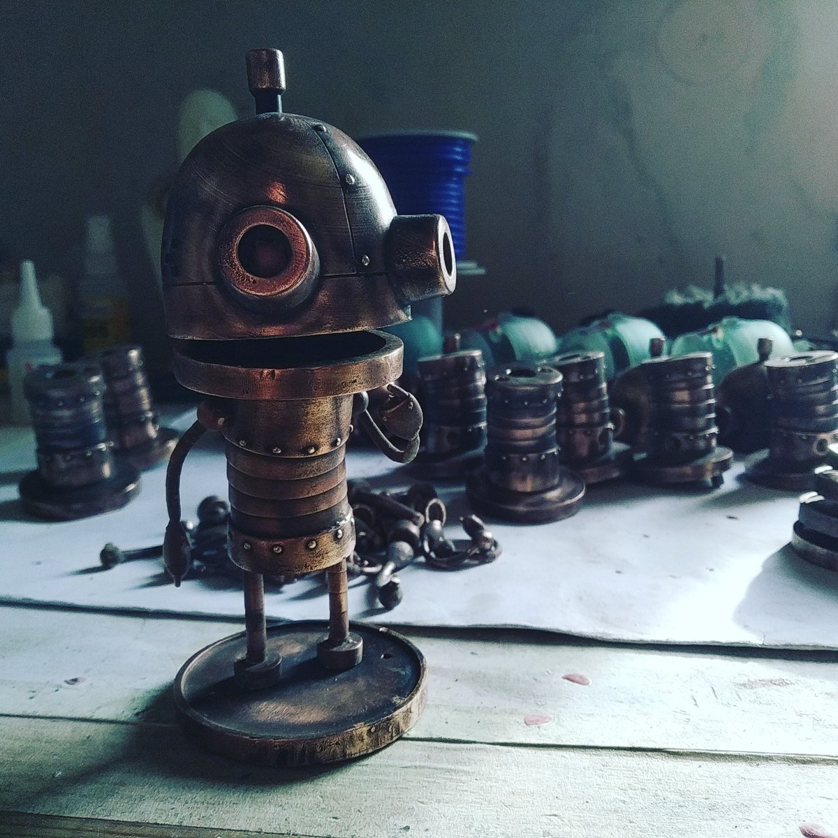 Amanita_Design's tweet photo. Another batch of these bronze, hand-crafted statuettes of Josef is up for pre-order! 🤖 Photo credit to the caster himself, Jan Moštěk.

🗓️ Estimated shipping date: Q1 2022

🛒 https://t.co/qP7zd2RrMj https://t.co/xJgEjG7HhA