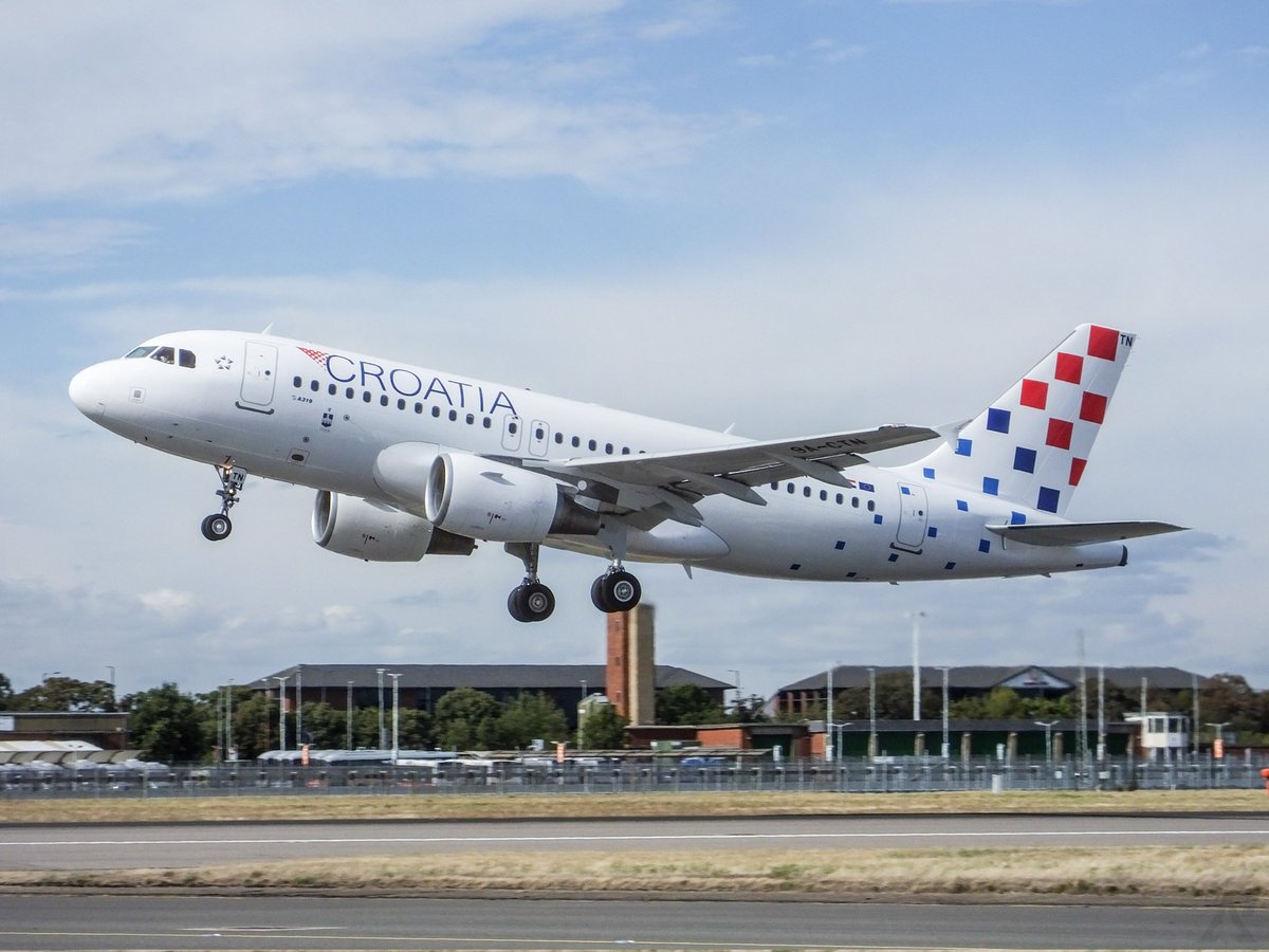 JetA1Photos's tweet photo. Todays airline is Croatia Airlines who use a A320 family into Heathrow.
#lhrupclose #avgeek #instplane #planespotting #heathrowspotter #aircraft #airlines #aviationlovers #airport #planespotter #airside #airsideops #heathrowairport #aviation
@HeathrowAirport @croatiaairlines https://t.co/IDuVNzw7xJ