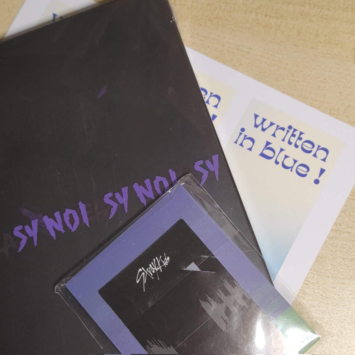 from_812's tweet photo. SEALED ALBUM GIVEAWAY

— sealed noeasy with pob

how to join:
1. like and rt this tweet
2. follow @_writteninblue 
3. like and rt @_writteninblue's pinned thread
4. comment proofs here and tag 5 moots !

— ends november 12 ! good luck 💙 https://t.co/VQh4H28ZUo