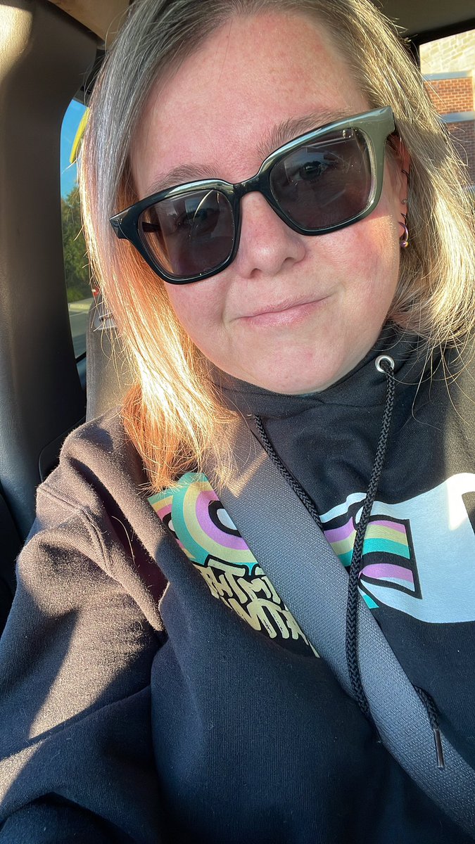 mrsgumpgaming's tweet photo. Haven’t been on time for work any week so why today! 🤣🤷🏻‍♀️ #nofilter #selfie #ratherbegaming https://t.co/QxILZihmcW
