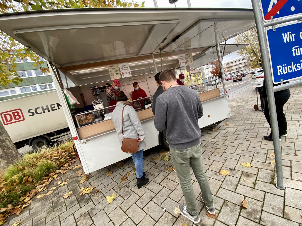 hoomygumb's tweet image. Lecker Currywurst wie ftüher beim Imbiss Stengel in Albstadt. Nur eben nicht Samstagmorgen um halb sechs in Ebingen, sondern Freitagmittag um halb zwei in Tailfingen! 🤣😋