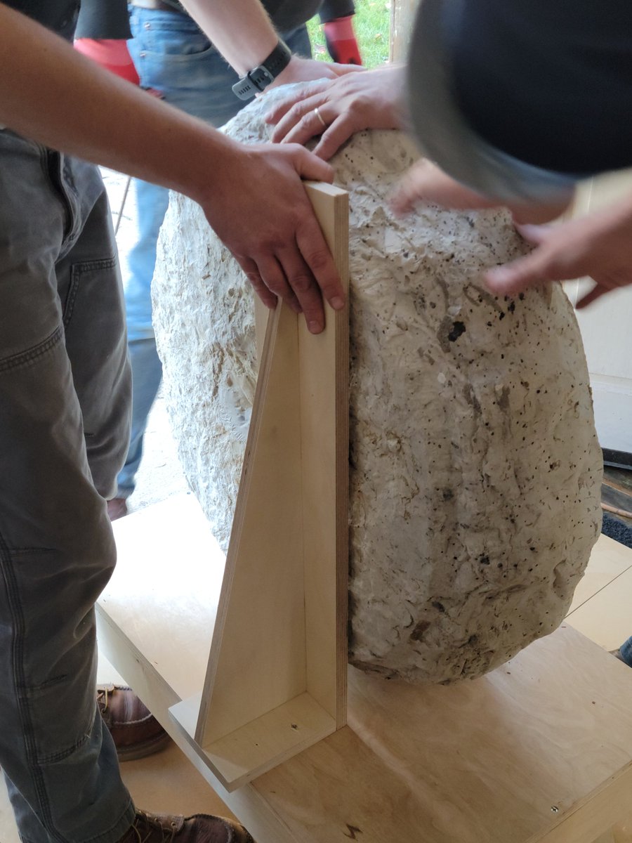 shakervillageky's tweet photo. Finding out that moving 500+lb mill stones isn't as easy as you may think...but totally worth it for a cool upcoming exhibit on Shaker industry!
#ShakerVillageKY #MillStones @US_IMLS @KyHistSoc #Kentucky #Industry #Museum #WaterWheel #Exhibit #TravelKY #VillageatWork #Mills https://t.co/8nNDvjj1RC
