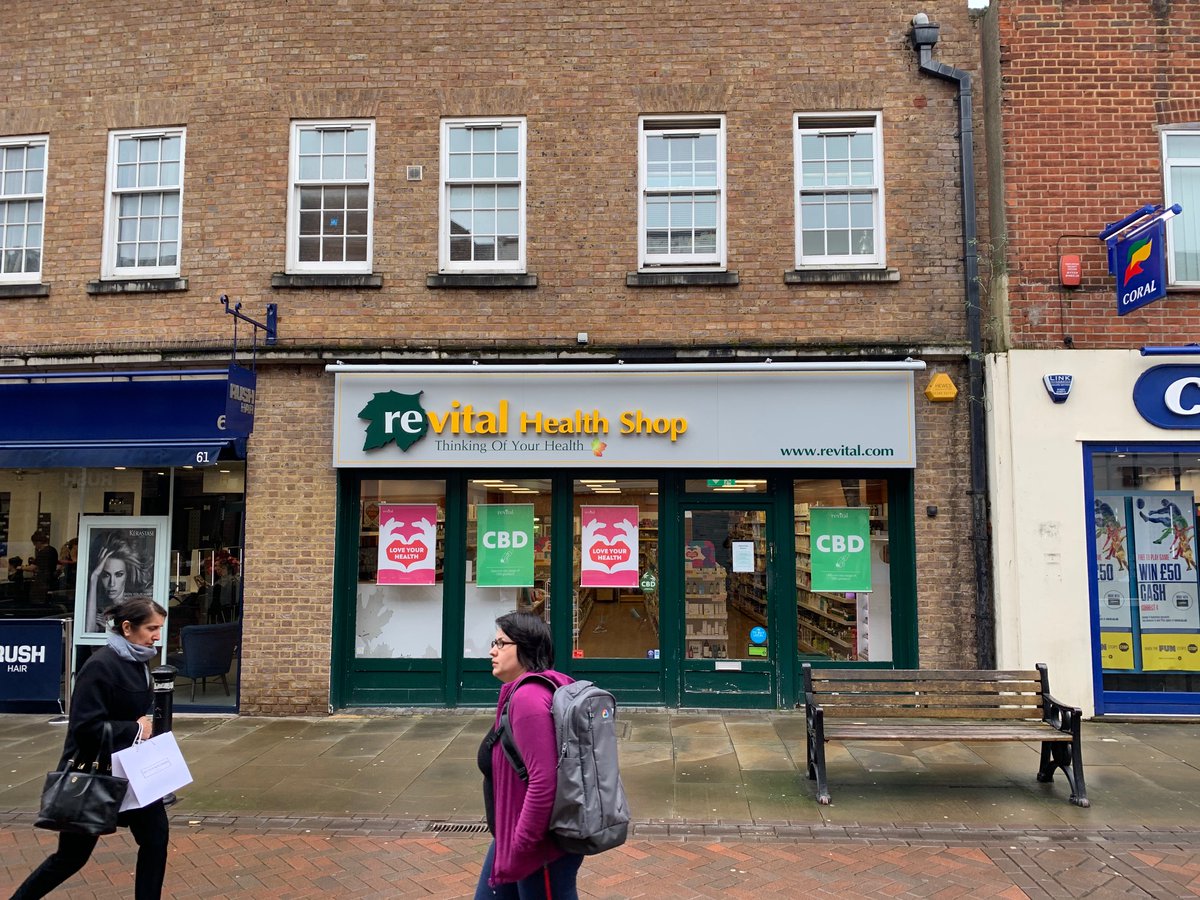 MODERN RETAIL UNIT IN WINDSOR TO LET!! bit.ly/3imhMgc Popular tourist town ~ Rear servicing ~ 3-Phase power ~ Between Rush Hair and Coral #Windsor #PeascodStreet For more details, please contact Dan Collins on 01494 683643 or e-mail dan@pmcd.co.uk