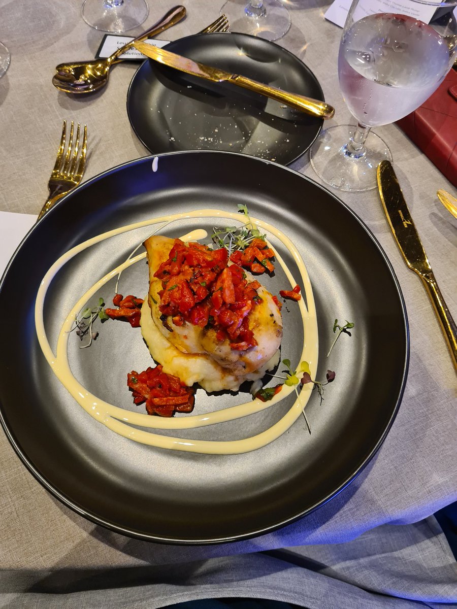 SecurePowerSoln's tweet image. The fox got the chicken! #smartasfox