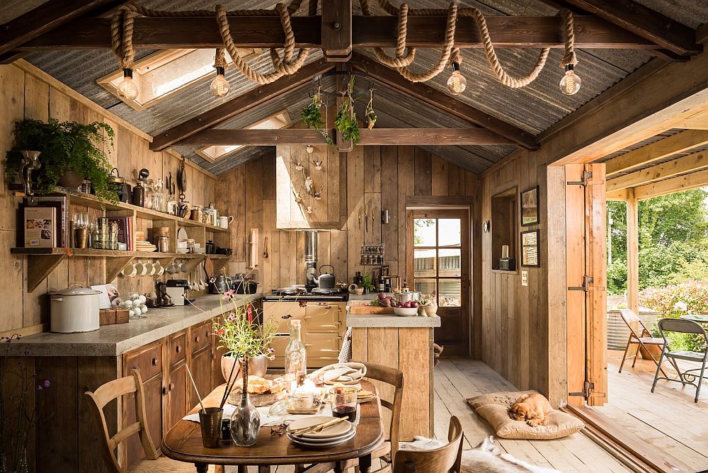 adelaparvu's tweet photo. De poveste acest refugiu rustic, o cabană șarmantă din lemn cu terasă și grădină https://t.co/JceQht19wl prin @https://twitter.com/adelaparvu https://t.co/Lu4oWbiZUd