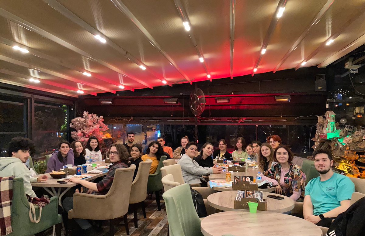 KHASTT's tweet photo. Yeni üyelerimizle birlikte çalışma sonrası ilk yemek organizasyonumuzu gerçekleştirdik.🎭 https://t.co/aNVlOC1RU1