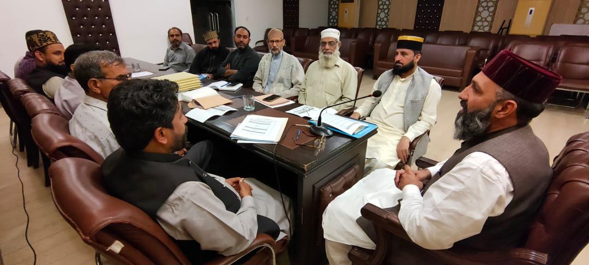 tmq_lhr's tweet photo. تحریک منہاج القرآن لاہور کے عہدیداران کا اجلاس مرکزی سیکرٹریٹ ماڈل ٹاؤن لاہور میں ہوا. اجلاس کی صدارت رانا نفیس حسین قادری صدر تحریک منہاج القرآن لاہور نے کی اور شرکاء اجلاس کو 38 ویں سالانہ عالمی میلاد کانفرنس مینار پاکستان لاہور کے شاندار انعقاد پر مبارکباد دی.
1/4 https://t.co/wvAUfQ5nex