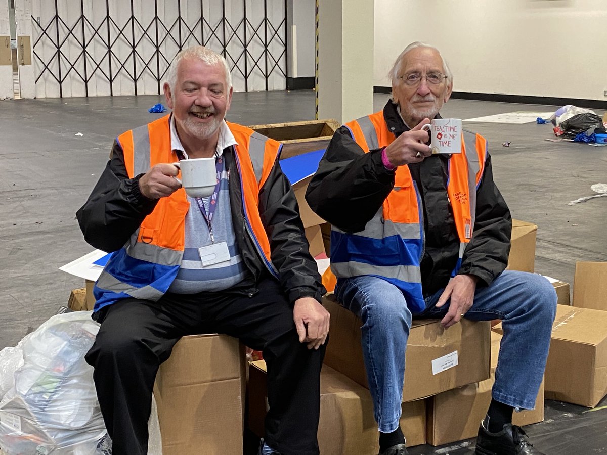 geoffwgw247's tweet photo. Thanks to these two Legends Hall of Fame Mr SALTEX and Mr Les Gibbs. True unsung heroes of SALTEX along with all this years site team #respect ⁦@thegma_⁩ ⁦@GMA_SALTEX⁩ ⁦@GMAYoungBoard⁩ https://t.co/6sNlMYj0da